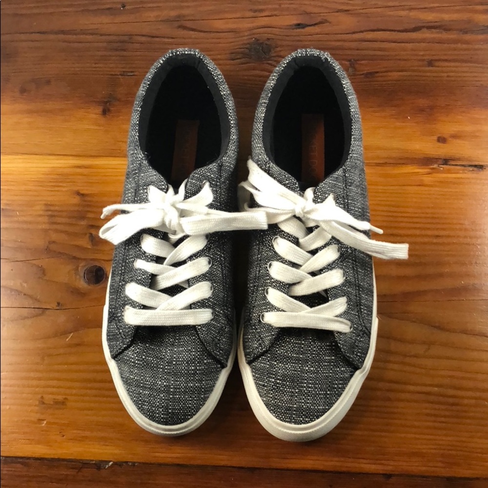 Rocket Dog gray sneakers